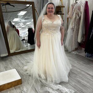 Plus size ballgown, size 26/28